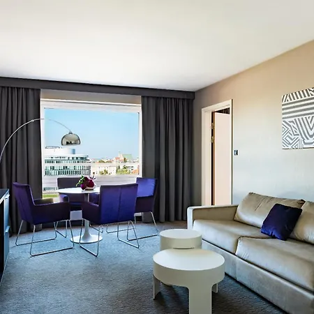Hotel Sofitel Warsaw Victoria Exterior foto A suite at the Renaissance Hotel