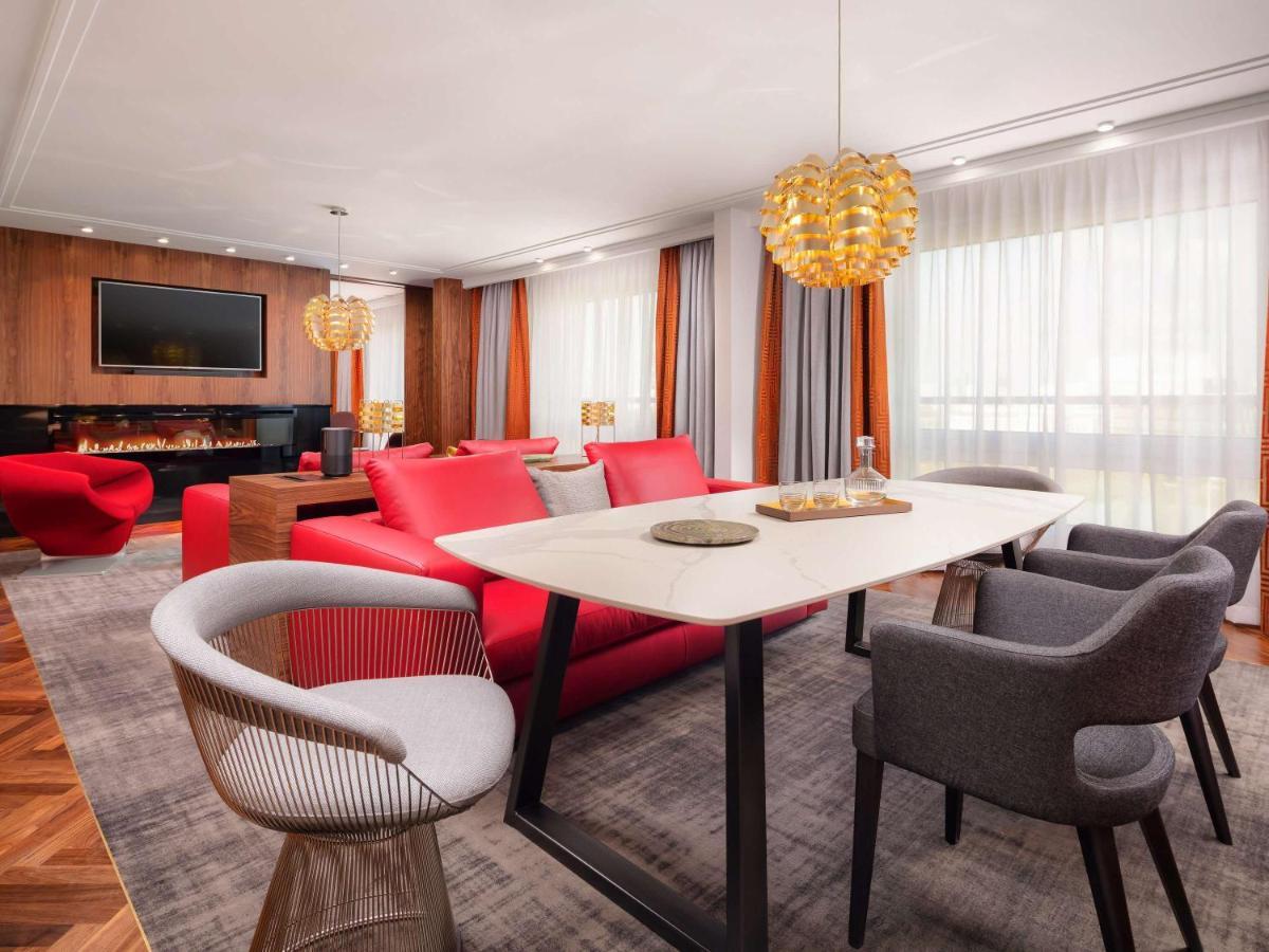 Sofitel Victoria Hotell 5*